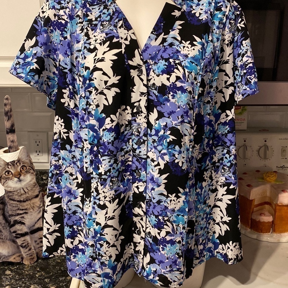 c womens 212 Collection casual button up short sleeve plus size top 2X.  EUC
